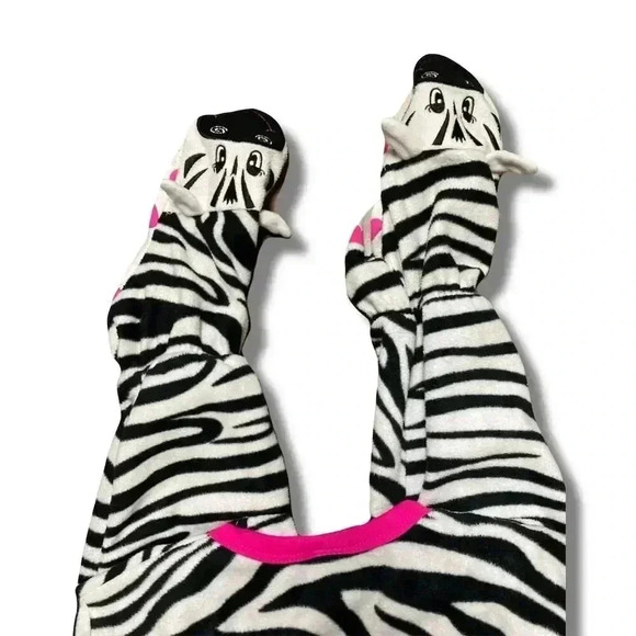 Circo Kids Zebra Print Fleece One Piece Pajamas with Heart Footies M - Picture 2 of 8
